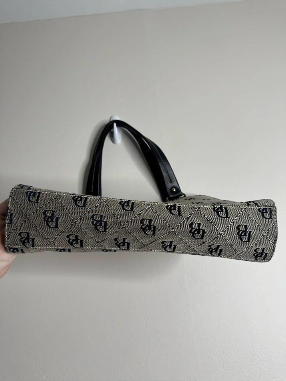 Dooney & Bourke good preowned